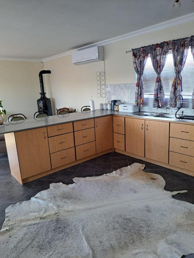 Apartment 5 Kronen Close *