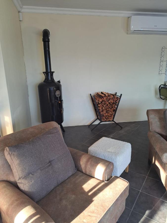 5 Kronen Close * Cape Town